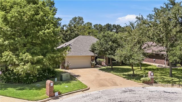 1703 White Stone Drive, Bryan, TX 77807