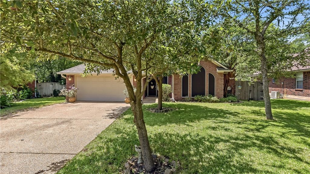 1703 White Stone Drive, Bryan, TX 77807
