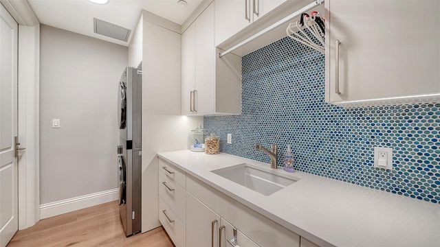 4955 GULF OF MEXICO DRIVE 101, Longboat Key, FL 34228