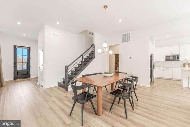 18260 MOSS GARDEN RD, Dumfries, VA 22026