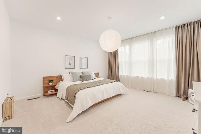 18260 MOSS GARDEN RD, Dumfries, VA 22026