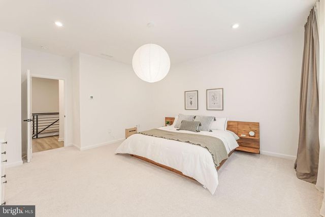 18260 MOSS GARDEN RD, Dumfries, VA 22026