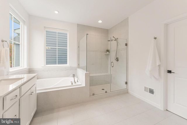 18260 MOSS GARDEN RD, Dumfries, VA 22026