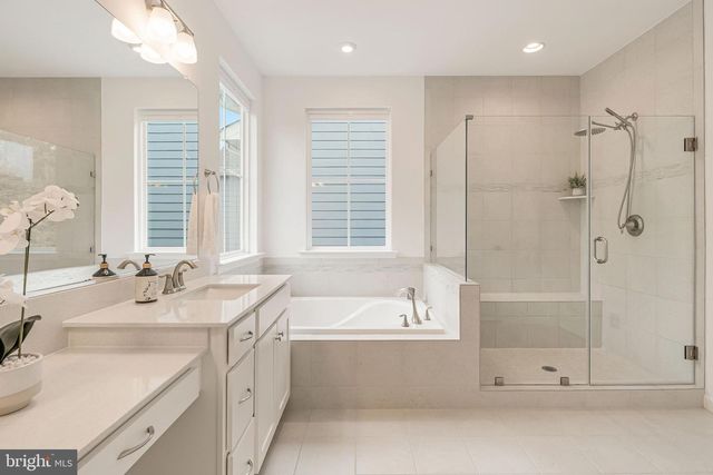 18260 MOSS GARDEN RD, Dumfries, VA 22026