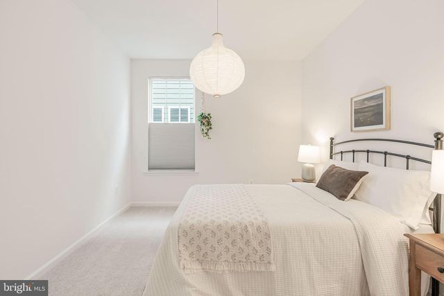 18260 MOSS GARDEN RD, Dumfries, VA 22026