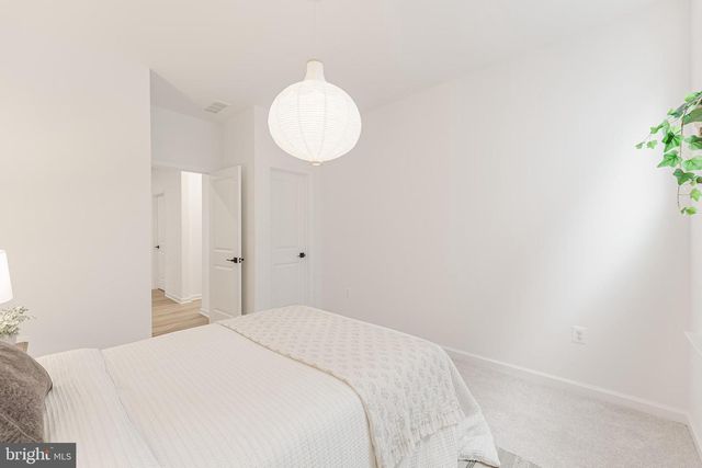 18260 MOSS GARDEN RD, Dumfries, VA 22026