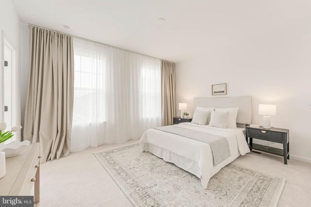 18260 MOSS GARDEN RD, Dumfries, VA 22026