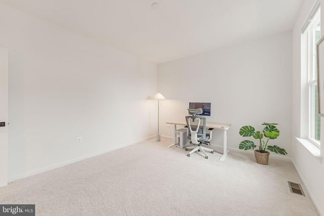 18260 MOSS GARDEN RD, Dumfries, VA 22026