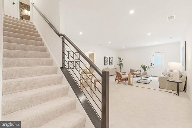 18260 MOSS GARDEN RD, Dumfries, VA 22026