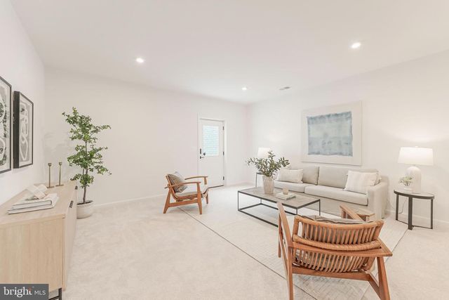 18260 MOSS GARDEN RD, Dumfries, VA 22026