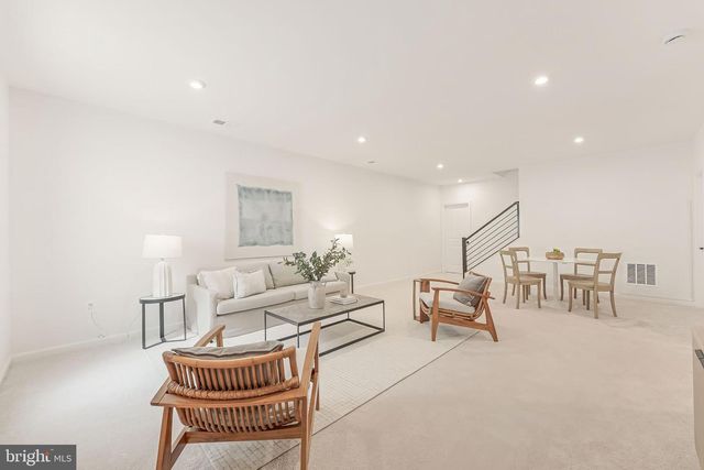 18260 MOSS GARDEN RD, Dumfries, VA 22026