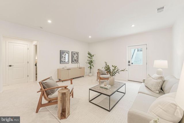 18260 MOSS GARDEN RD, Dumfries, VA 22026