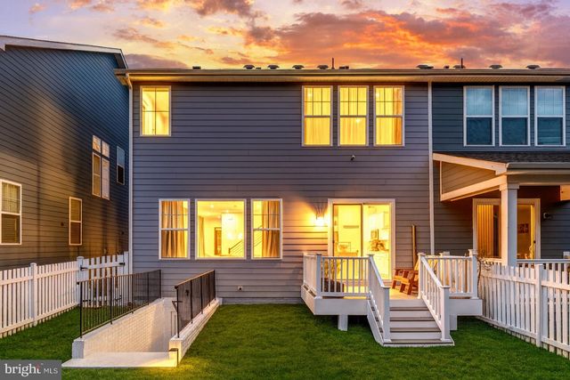 18260 MOSS GARDEN RD, Dumfries, VA 22026