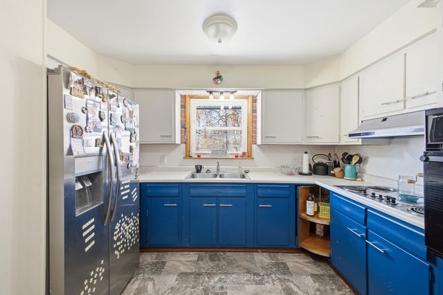 975 Blossom Lane, Zanesville, OH 43701