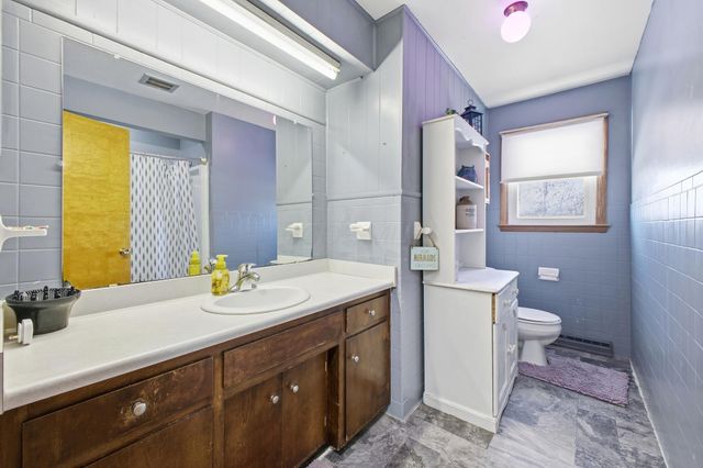 975 Blossom Lane, Zanesville, OH 43701