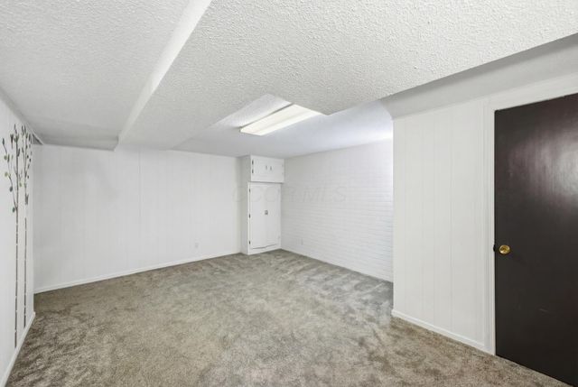 975 Blossom Lane, Zanesville, OH 43701