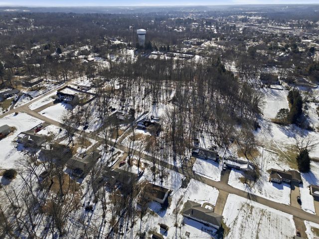 975 Blossom Lane, Zanesville, OH 43701