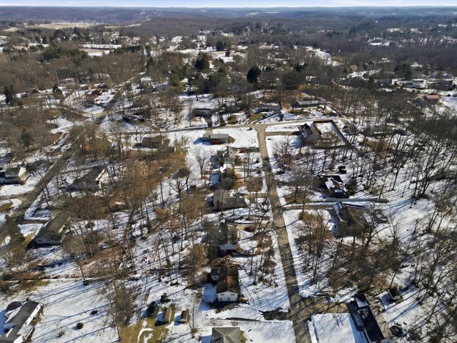 975 Blossom Lane, Zanesville, OH 43701