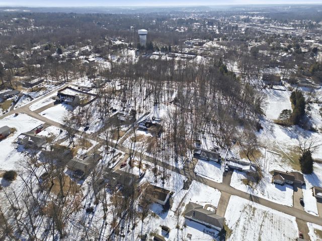 975 Blossom Lane, Zanesville, OH 43701