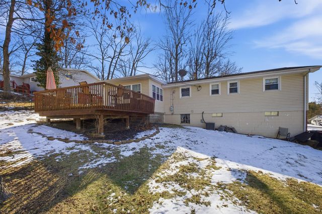 975 Blossom Lane, Zanesville, OH 43701