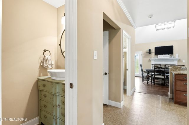 1546 Yarnell Station Blvd, Knoxville, TN 37932