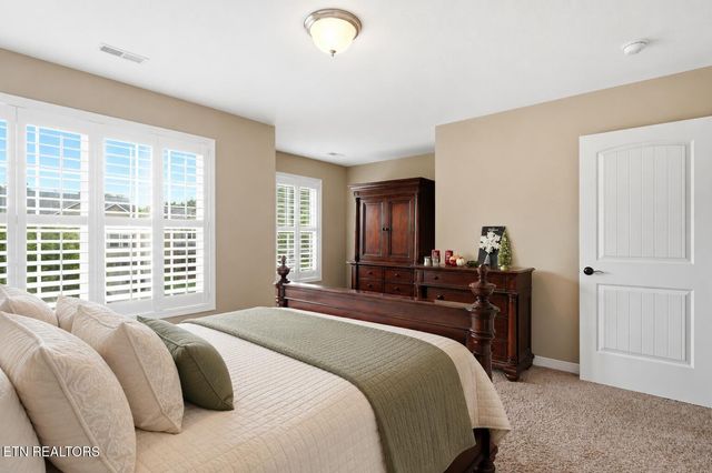 1546 Yarnell Station Blvd, Knoxville, TN 37932