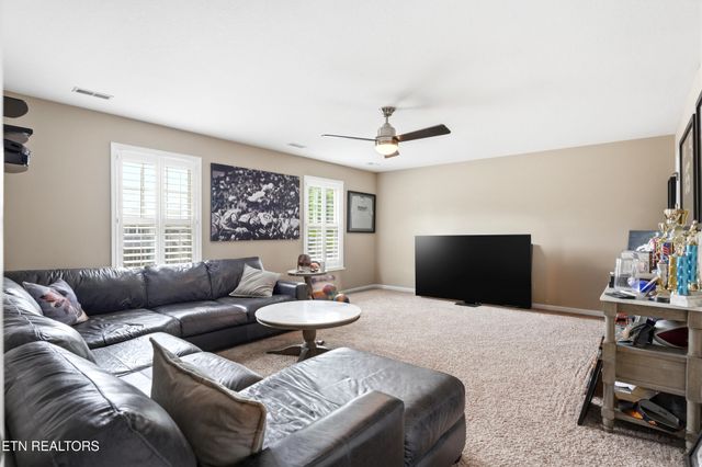 1546 Yarnell Station Blvd, Knoxville, TN 37932