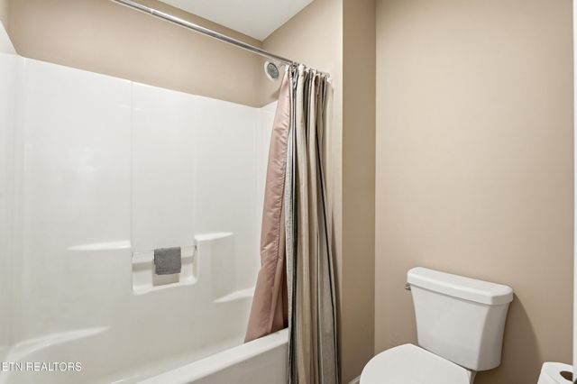 1546 Yarnell Station Blvd, Knoxville, TN 37932