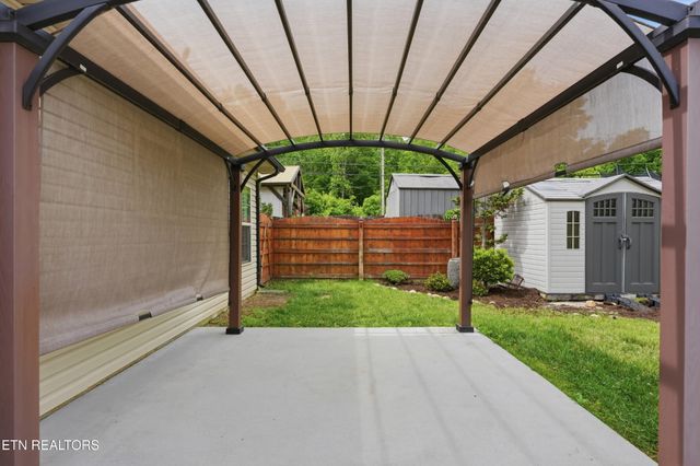 1546 Yarnell Station Blvd, Knoxville, TN 37932