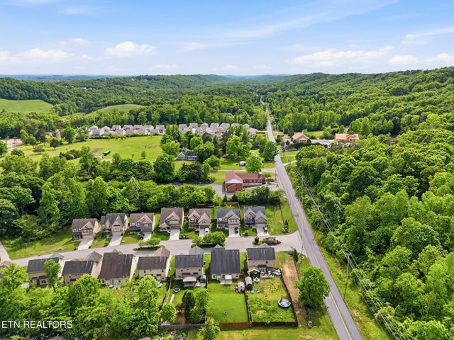 1546 Yarnell Station Blvd, Knoxville, TN 37932