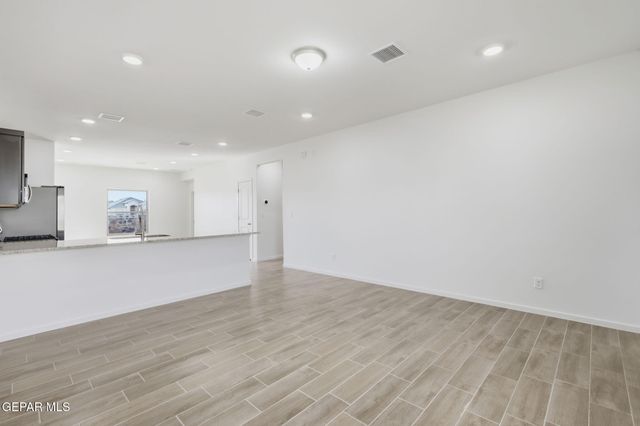 13905 Summer Wave Avenue, El Paso, TX 79928