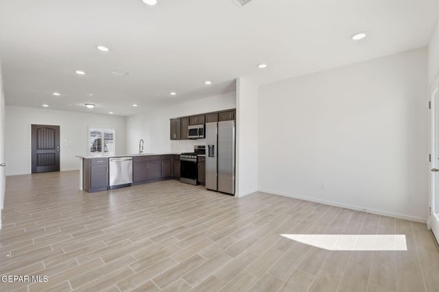 13905 Summer Wave Avenue, El Paso, TX 79928