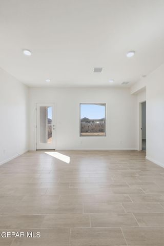 13905 Summer Wave Avenue, El Paso, TX 79928