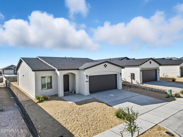 13905 Summer Wave Avenue, El Paso, TX 79928