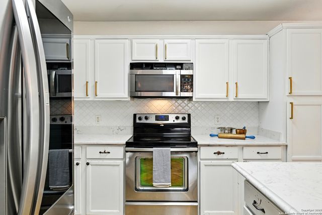 481 Whispering Hlw, Kyle, TX 78640