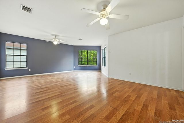 481 Whispering Hlw, Kyle, TX 78640