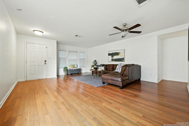 481 Whispering Hlw, Kyle, TX 78640