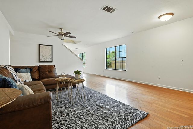 481 Whispering Hlw, Kyle, TX 78640