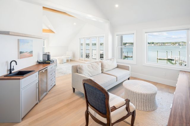 9 Sylvester Court, Norwalk, CT 06855