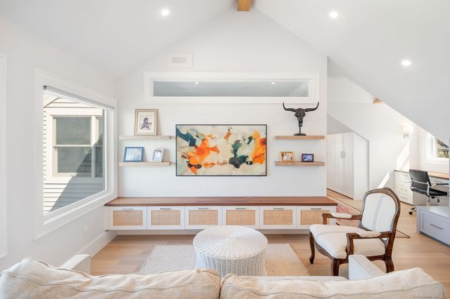 9 Sylvester Court, Norwalk, CT 06855