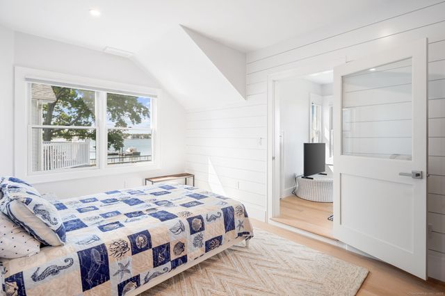 9 Sylvester Court, Norwalk, CT 06855