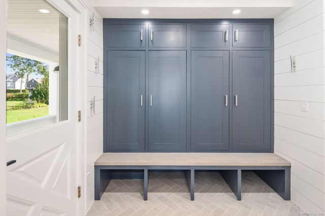 9 Sylvester Court, Norwalk, CT 06855