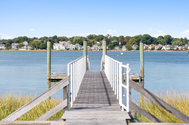 9 Sylvester Court, Norwalk, CT 06855