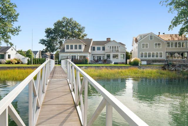 9 Sylvester Court, Norwalk, CT 06855