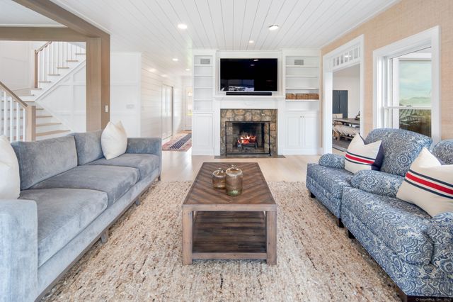 9 Sylvester Court, Norwalk, CT 06855