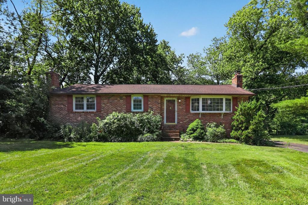 136 KINGSTON DR, Bear, DE 19701