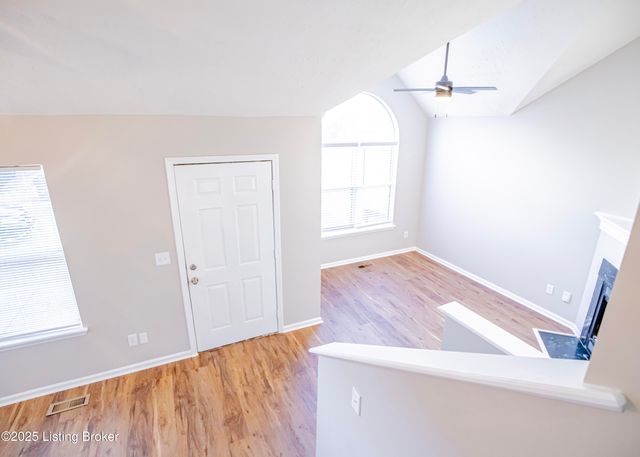 12505 Kiawah Ct, Louisville, KY 40245