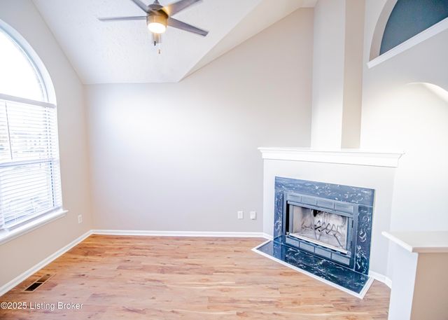 12505 Kiawah Ct, Louisville, KY 40245