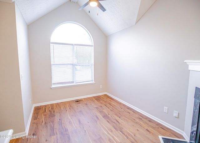 12505 Kiawah Ct, Louisville, KY 40245