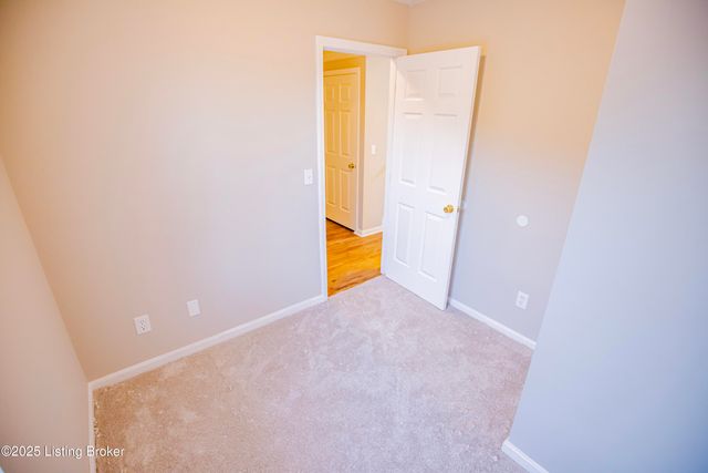 12505 Kiawah Ct, Louisville, KY 40245